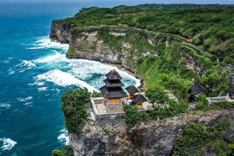 Ulawatu Temple معبد اولاواتا