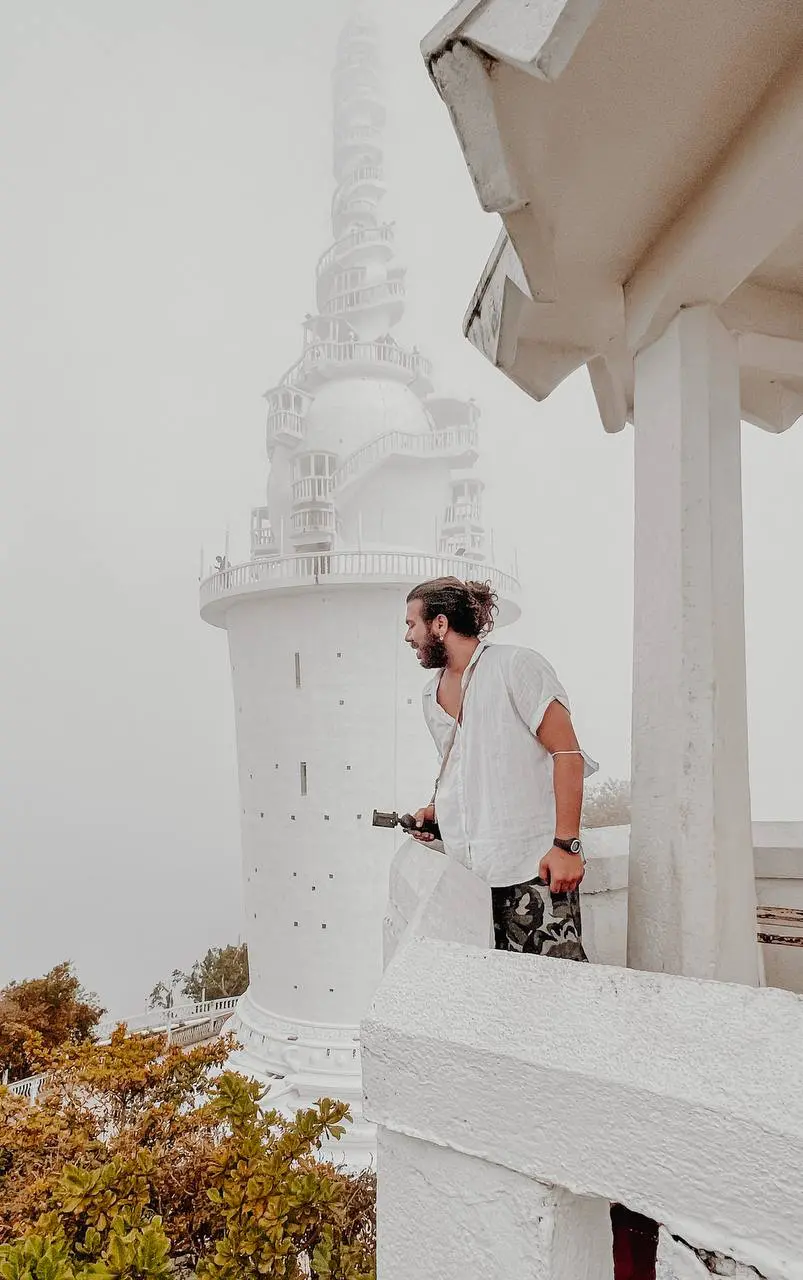 برج آمبولوواوا Ambuluwawa Tower