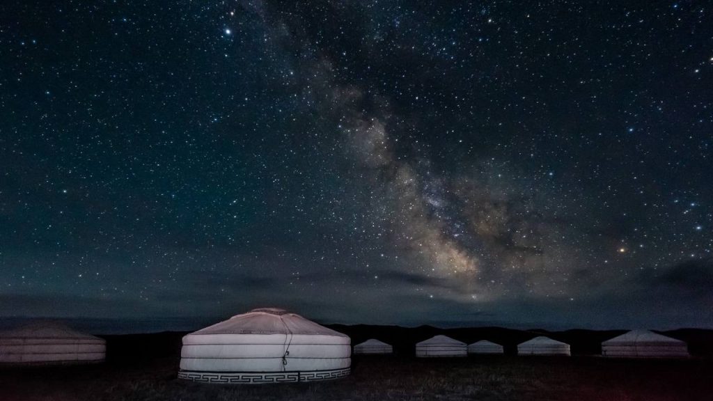 yurt-at-night