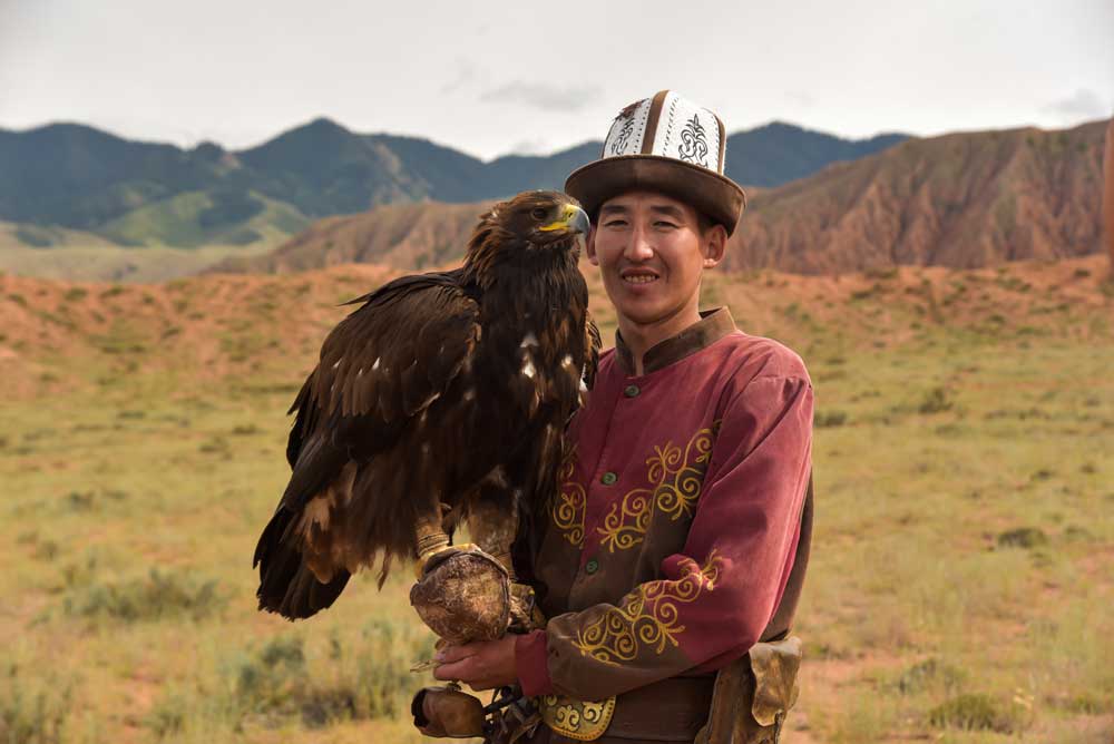 قرقیزستان کجاست شکار عقاب در قرقیزستان eagle hunting Kyrgiz