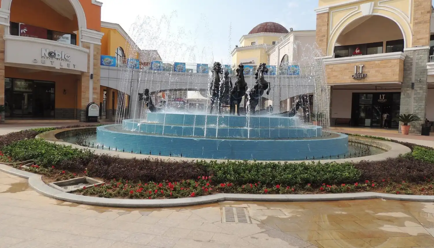 مرکز خرید بیلیان اوتلت پلازا شانگهای (Bailian Outlet Plaza)