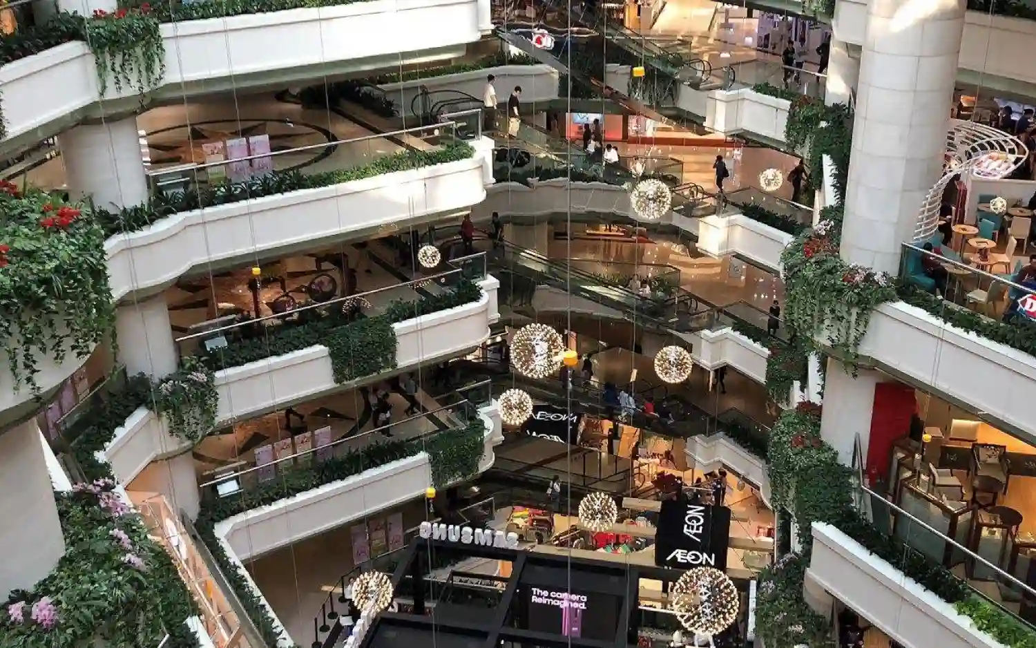 مرکز خرید تی مال (Tee Mall)