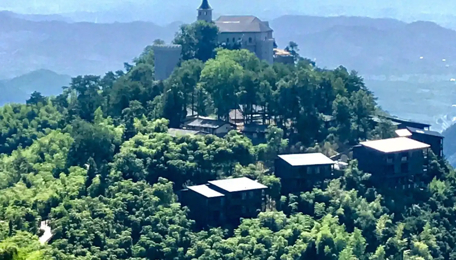 کوه موگان (Magnificent Mount Mogan)