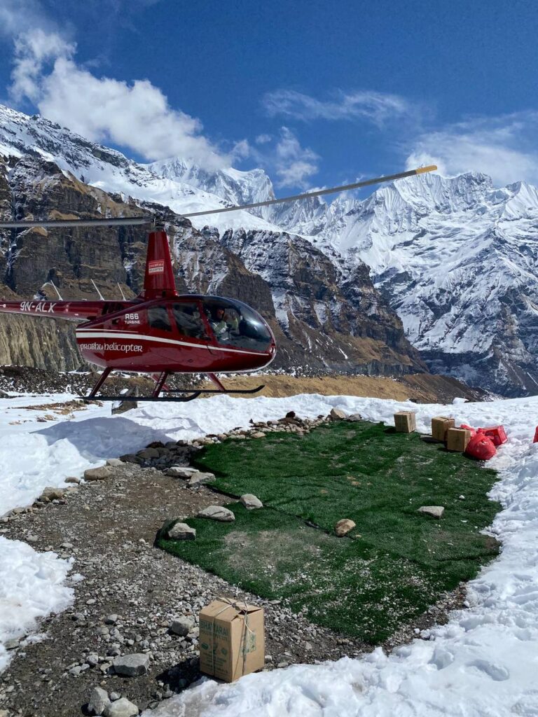 هلکوپتر و بیس کمپ آناپورنا