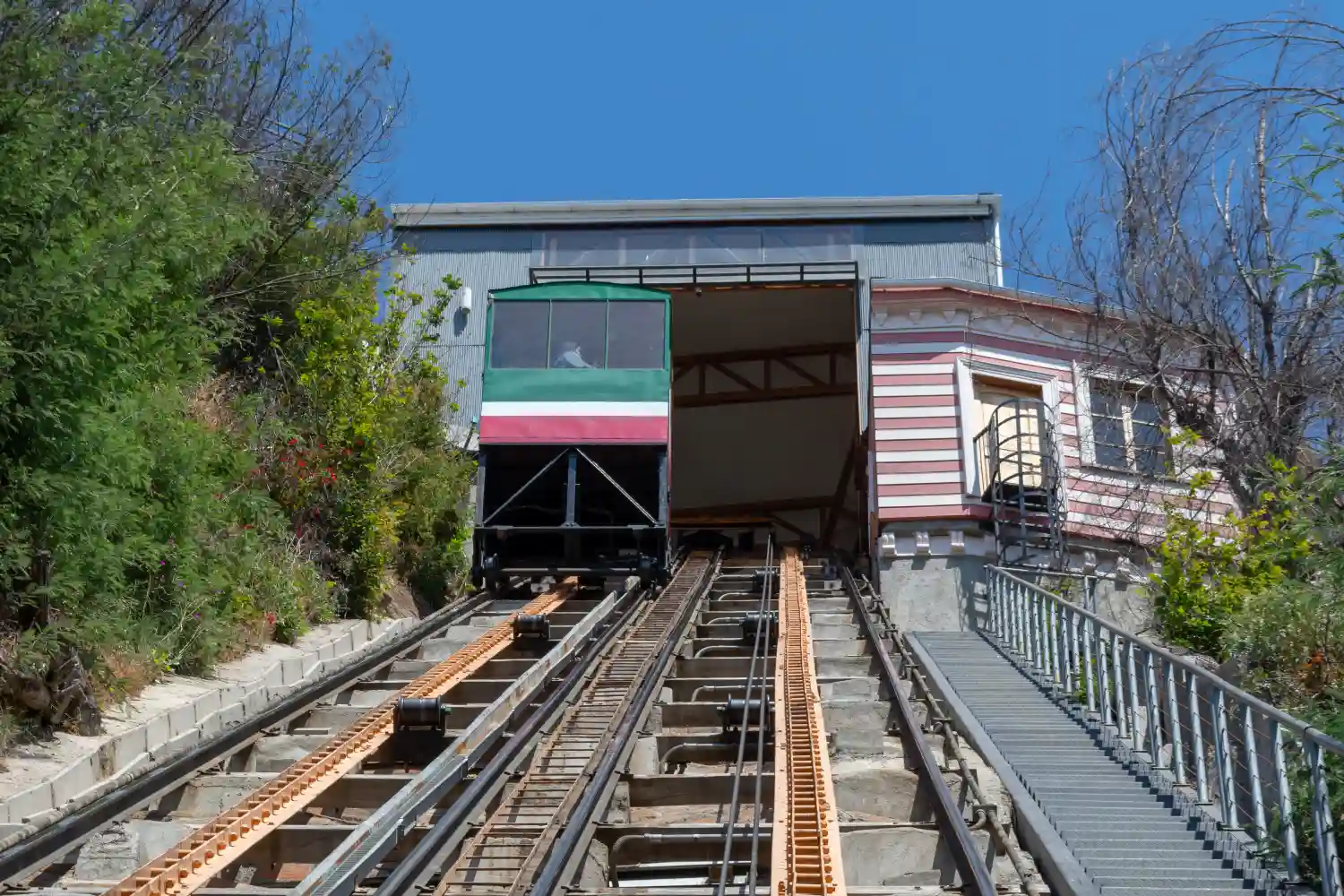 آسانسور ال پرال