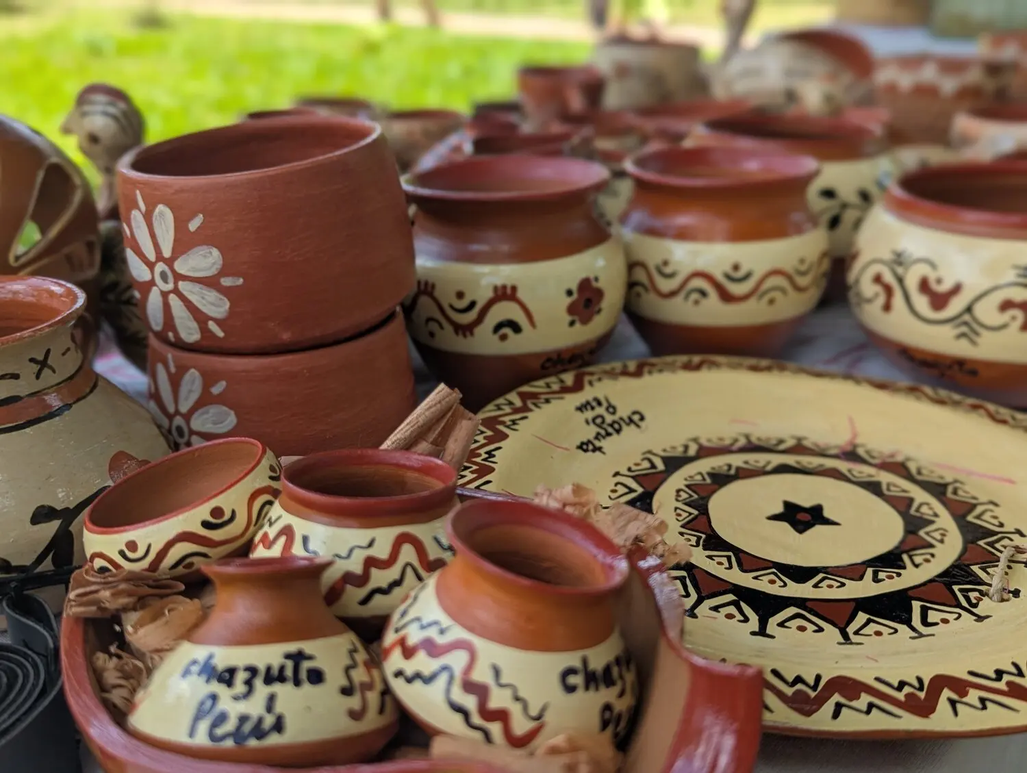 سفال و سرامیک سنتی نازکا با طرح‌های باستانی