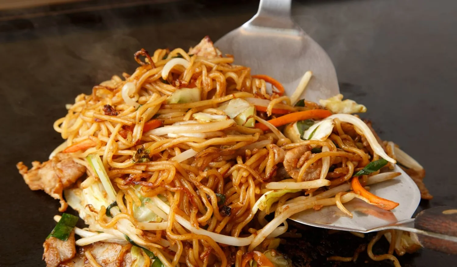 یاکیسوبا، نودل‌های سرخ شده با مزه دودی