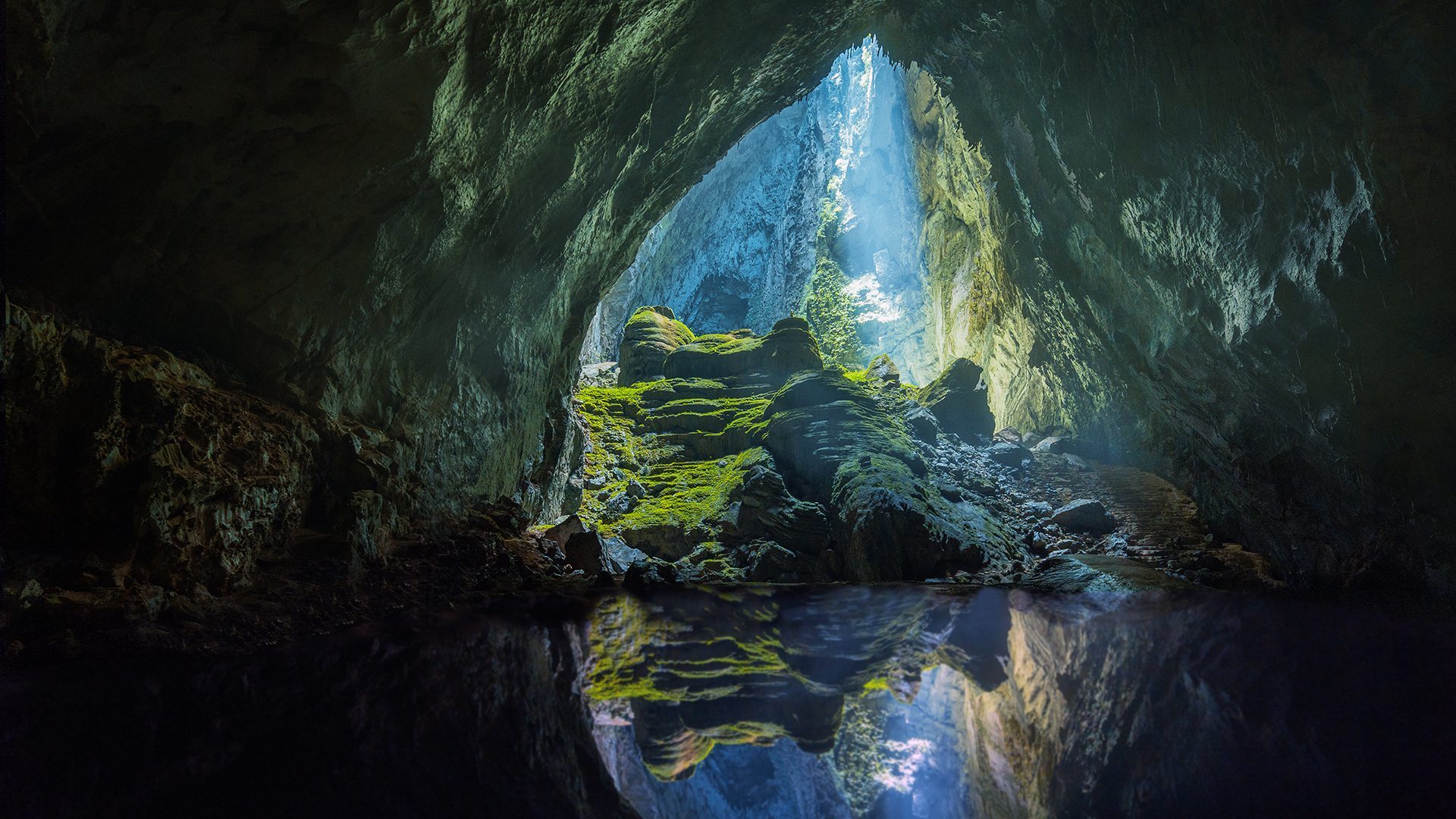 Hang Son Doong Cave غار هانگ سون دونگ