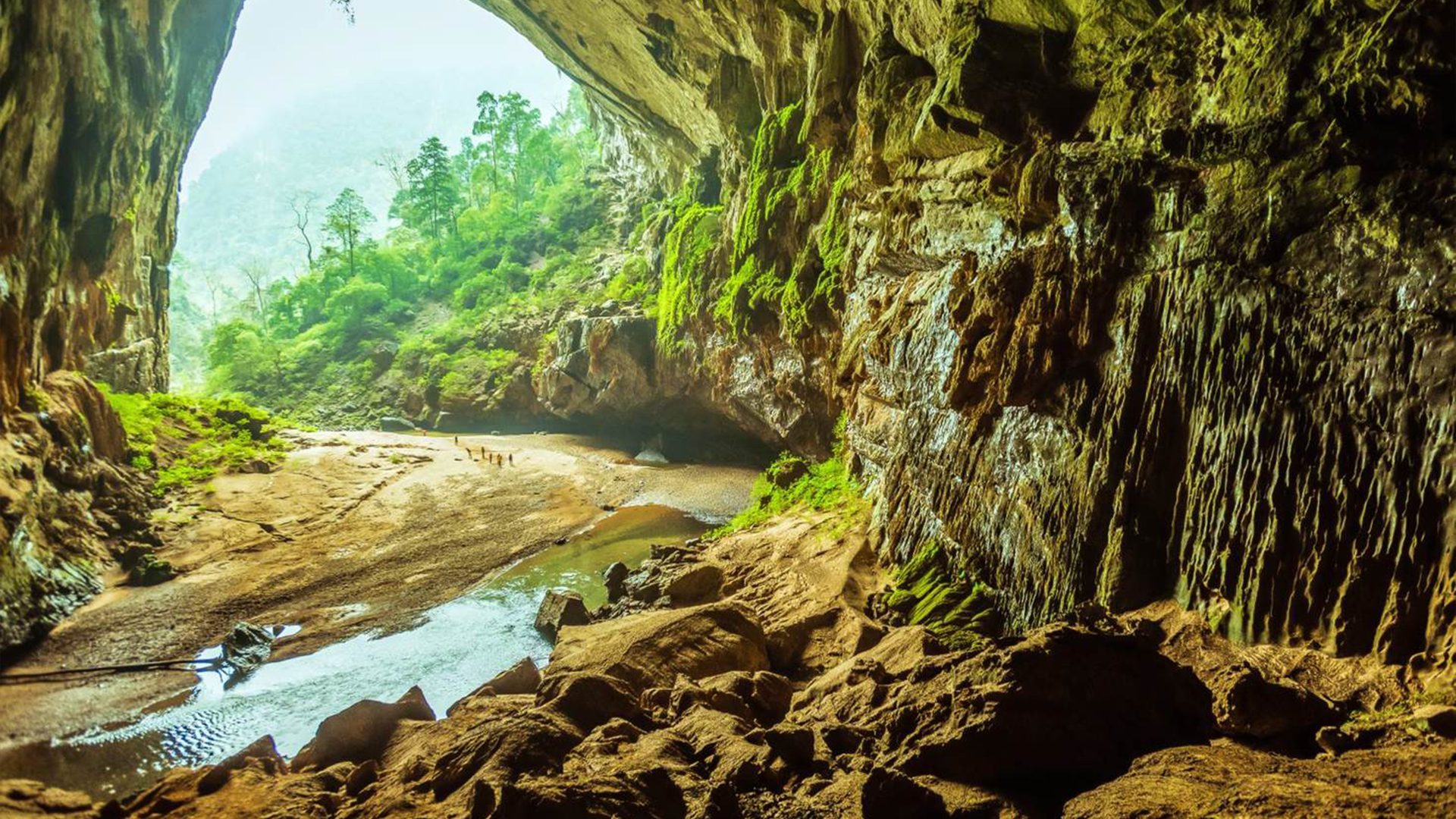 Phong Nha cave غار فونگنها دیدنیهای ویتنام